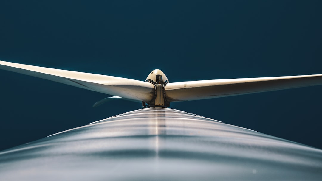 white helicopter fan blade
